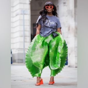 NWT Lfj Official Makito pants in green (lime) @lfjofficial on ig